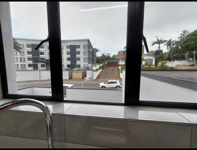 1 BEDROOM PROPERTY TO RENT IN OVERPORT